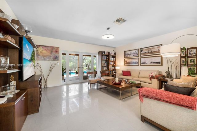 17071 SW 86th Ave, Palmetto Bay, FL 33157