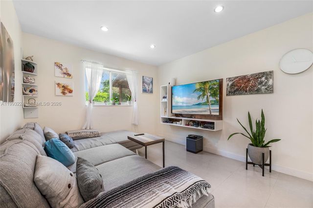 17071 SW 86th Ave, Palmetto Bay, FL 33157