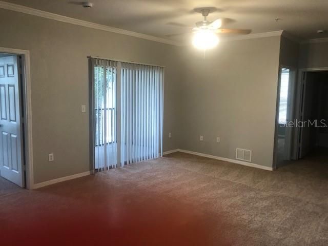 10025 COURTNEY PALMS BOULEVARD 204, Tampa, FL 33619