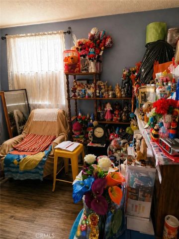 10749 Weigand Avenue, Los Angeles, CA 90059