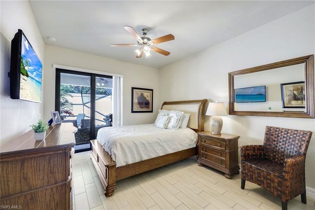 1243 Briarwood CT, Naples, FL 34104