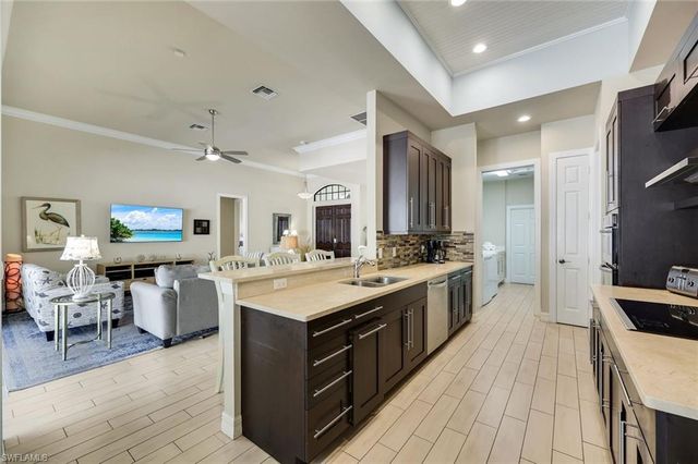 1243 Briarwood CT, Naples, FL 34104