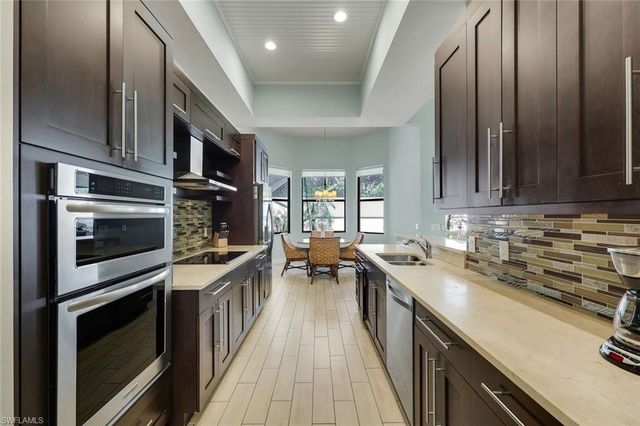 1243 Briarwood CT, Naples, FL 34104
