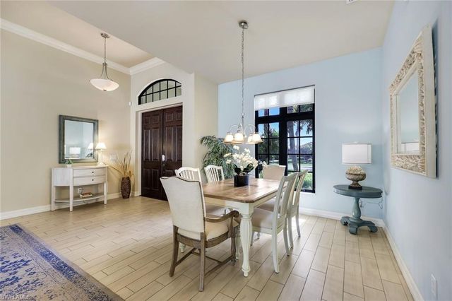 1243 Briarwood CT, Naples, FL 34104