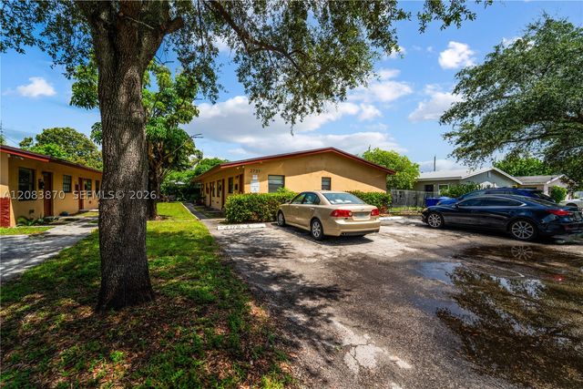 2731 NW 1st St 2, Pompano Beach, FL 33069