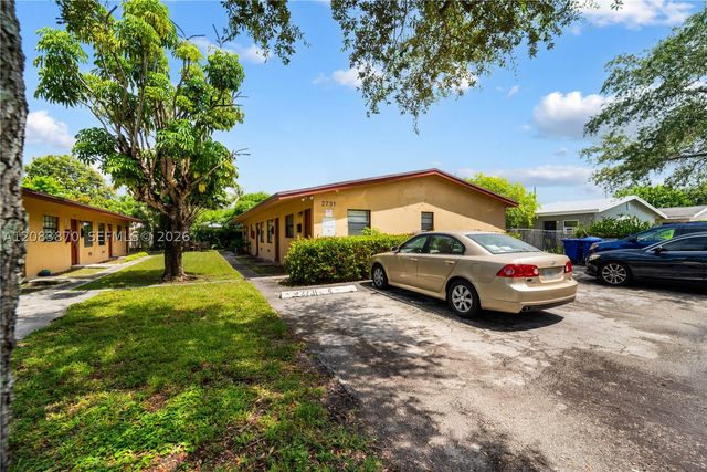 2731 NW 1st St 2, Pompano Beach, FL 33069