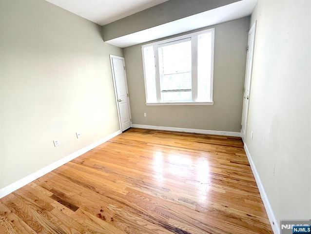 620 38th Street 604, Union City, NJ 07087