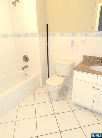 620 38th Street 604, Union City, NJ 07087