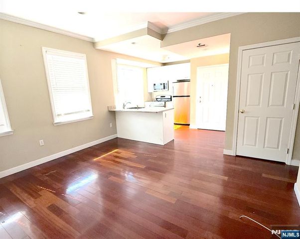 620 38th Street 604, Union City, NJ 07087