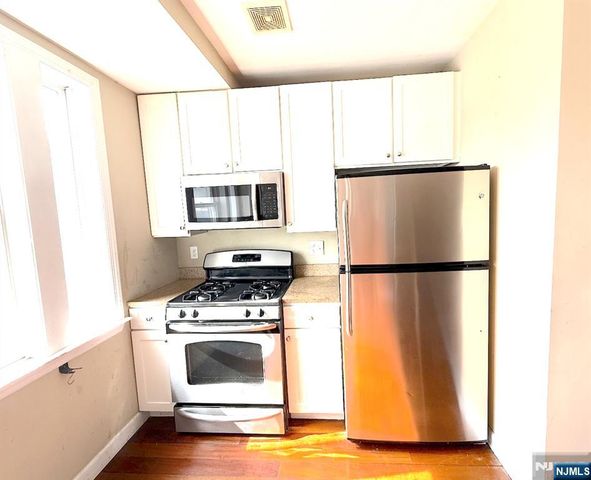 620 38th Street 604, Union City, NJ 07087