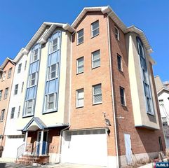 620 38th Street 604, Union City, NJ 07087