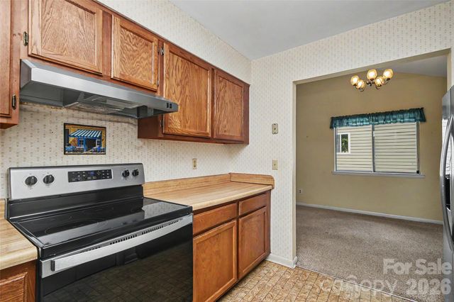 807 Sardis Cove Drive, Charlotte, NC 28270