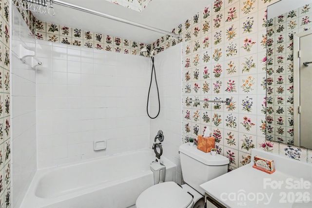 807 Sardis Cove Drive, Charlotte, NC 28270