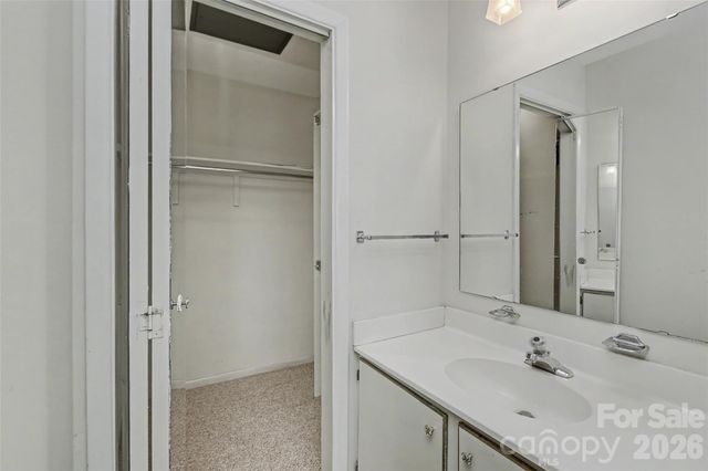 807 Sardis Cove Drive, Charlotte, NC 28270