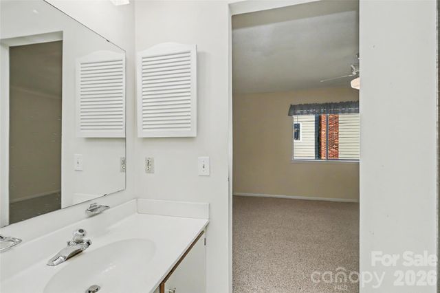 807 Sardis Cove Drive, Charlotte, NC 28270