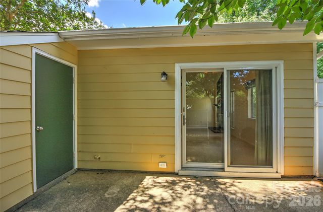 807 Sardis Cove Drive, Charlotte, NC 28270