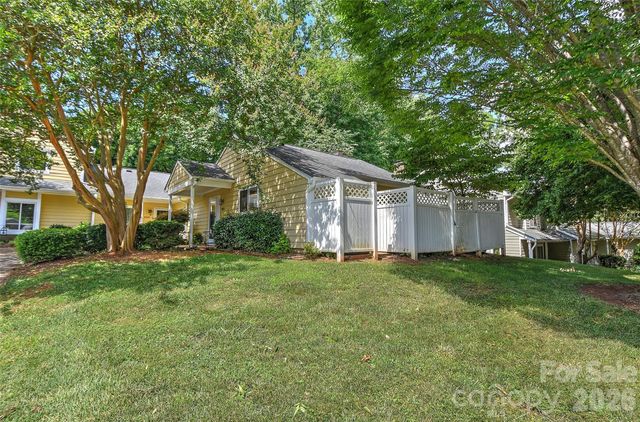 807 Sardis Cove Drive, Charlotte, NC 28270