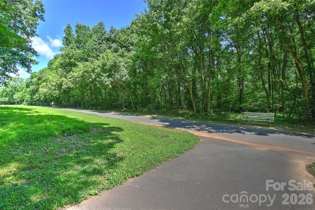 807 Sardis Cove Drive, Charlotte, NC 28270