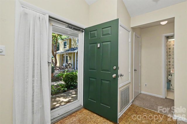 807 Sardis Cove Drive, Charlotte, NC 28270