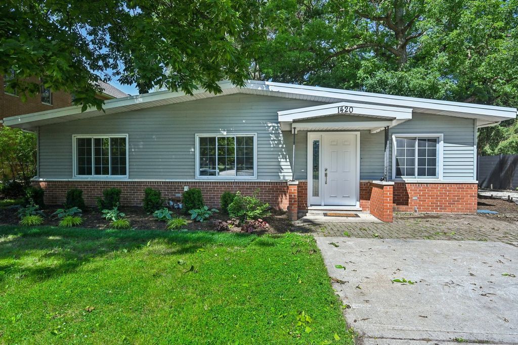 1420 Magnolia Street, Glenview, IL 60025
