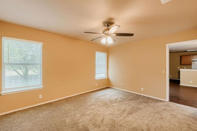 196 Goddard DR, Kyle, TX 78640