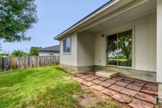 196 Goddard DR, Kyle, TX 78640