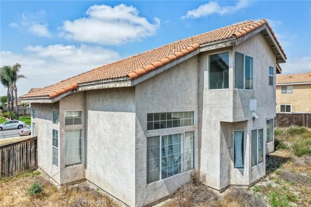 2428 W Calle Celeste, Rialto, CA 92377