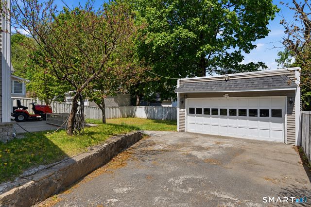 101 Leffingwell Avenue, Waterbury, CT 06710