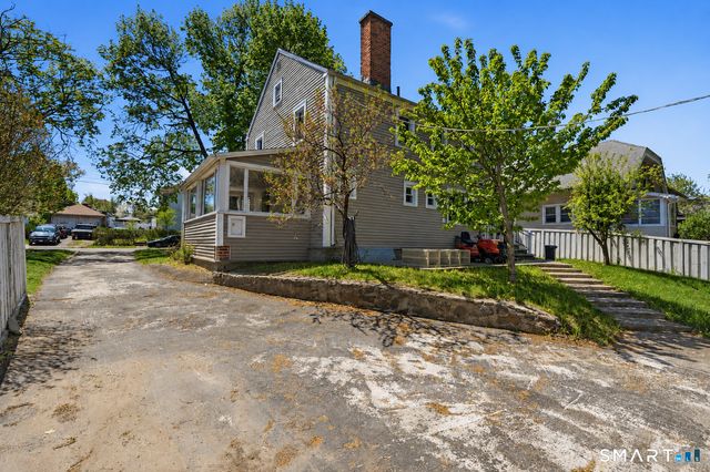 101 Leffingwell Avenue, Waterbury, CT 06710