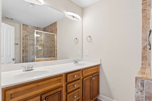 4702 Brighton Village Dr, Nashville, TN 37211