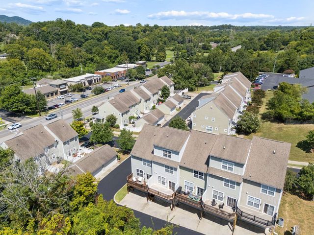 4702 Brighton Village Dr, Nashville, TN 37211