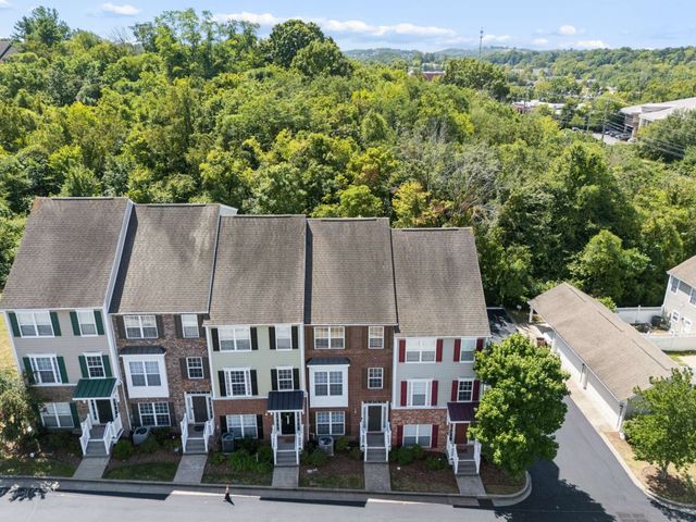4702 Brighton Village Dr, Nashville, TN 37211