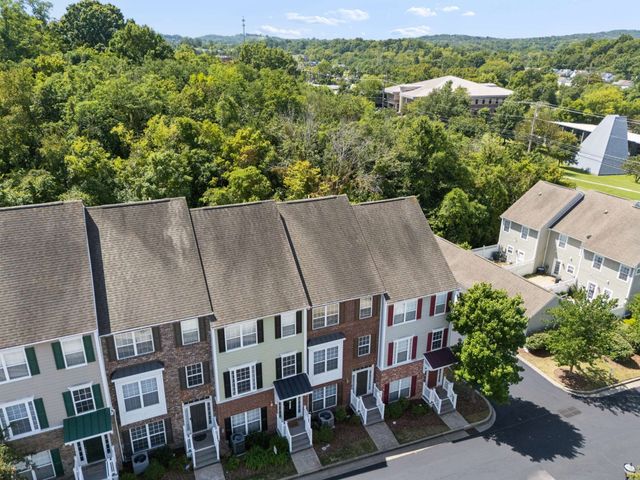 4702 Brighton Village Dr, Nashville, TN 37211