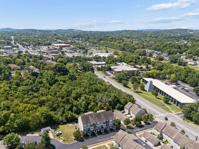4702 Brighton Village Dr, Nashville, TN 37211