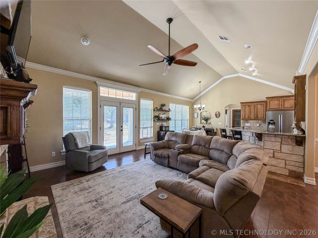 1007 S Powell Avenue, Wagoner, OK 74467