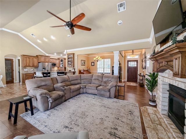 1007 S Powell Avenue, Wagoner, OK 74467