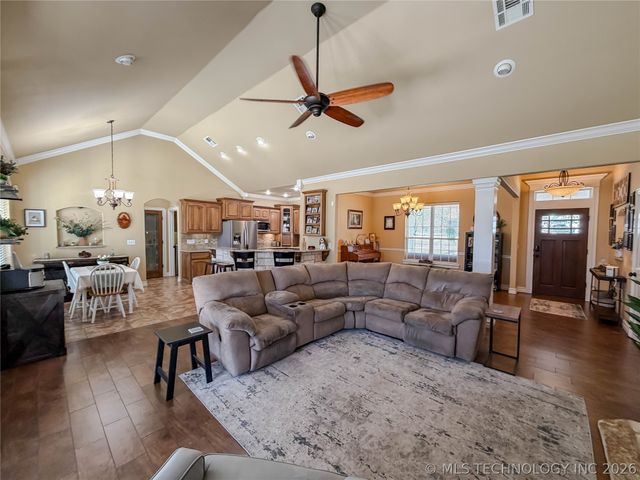 1007 S Powell Avenue, Wagoner, OK 74467