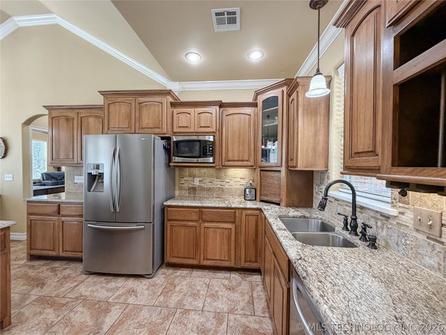 1007 S Powell Avenue, Wagoner, OK 74467