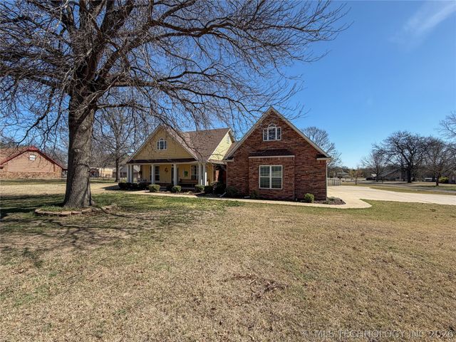 1007 S Powell Avenue, Wagoner, OK 74467