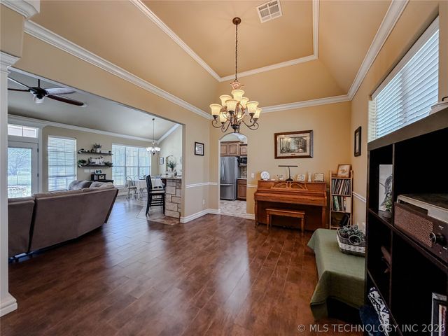 1007 S Powell Avenue, Wagoner, OK 74467