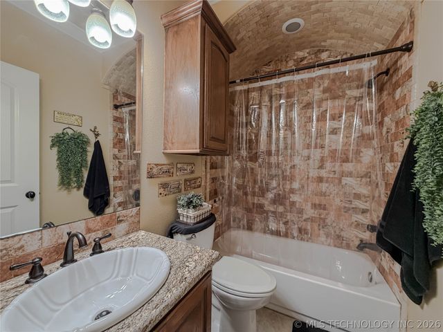 1007 S Powell Avenue, Wagoner, OK 74467