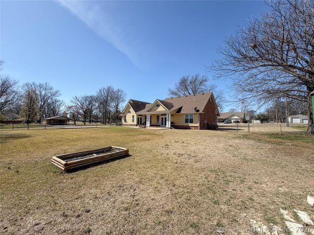 1007 S Powell Avenue, Wagoner, OK 74467