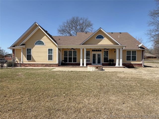 1007 S Powell Avenue, Wagoner, OK 74467