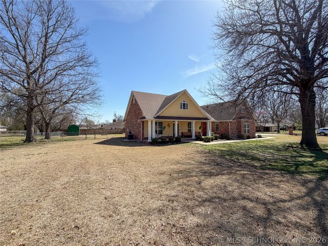 1007 S Powell Avenue, Wagoner, OK 74467