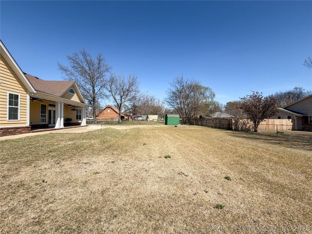 1007 S Powell Avenue, Wagoner, OK 74467