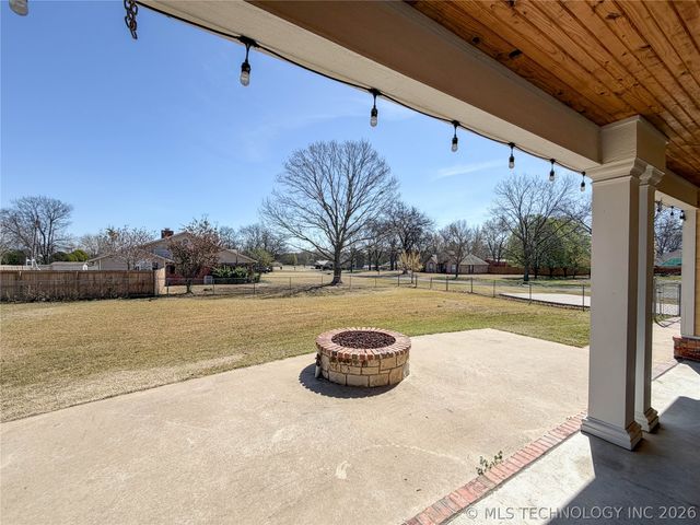 1007 S Powell Avenue, Wagoner, OK 74467