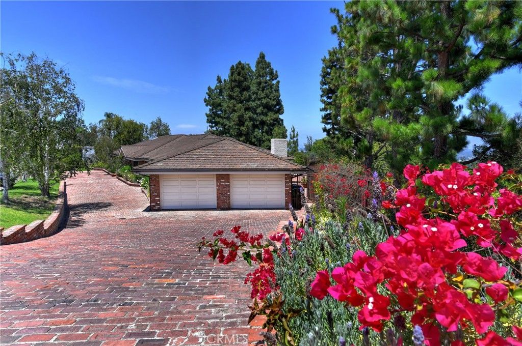 16172 Royal Oak Road, Encino, CA 91436 — photo 4
