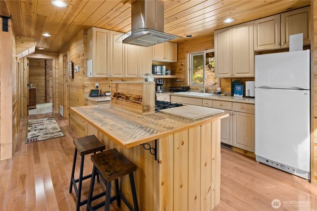 131 RR Spurs Road, Easton, WA 98925
