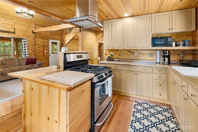 131 RR Spurs Road, Easton, WA 98925