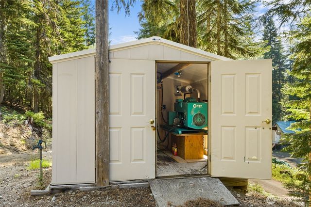 131 RR Spurs Road, Easton, WA 98925